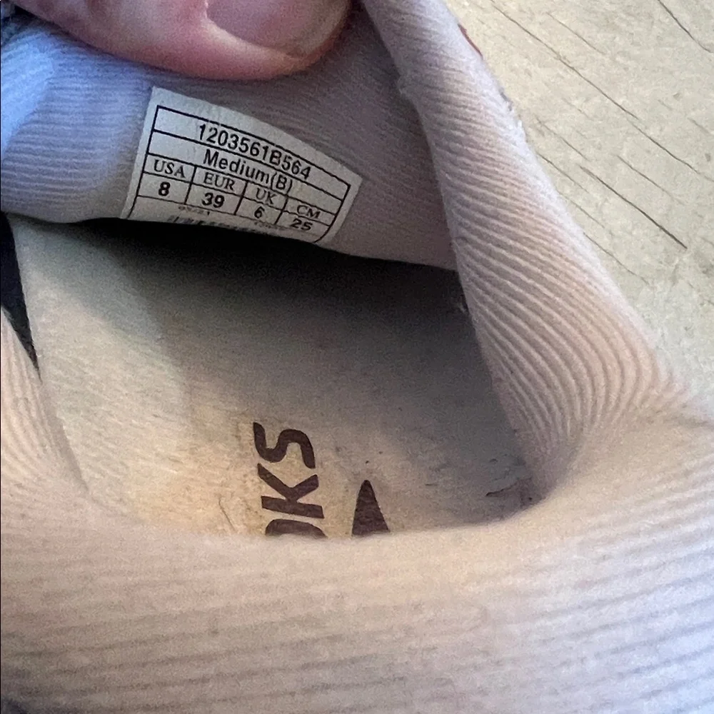 Brooks Women's Athletic Shoes - Light Lavender - Picture 4 of 4